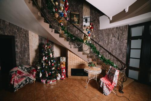 Hotel M-otel'