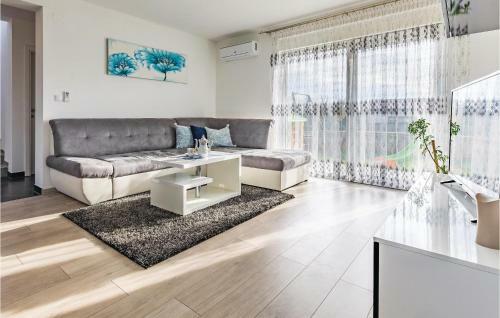 Three-bedroom Holiday Home In Skatari