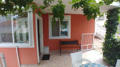 Apartments Villa Mila Mastrinka