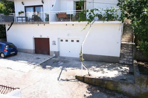Apartment Mastrinka 1005a