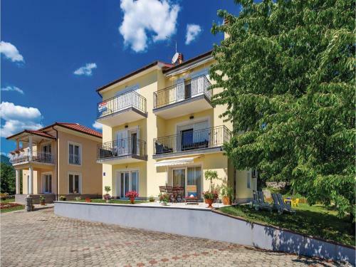 Three-bedroom Apartment In Matulji