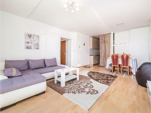 Three-bedroom Apartment In Matulji