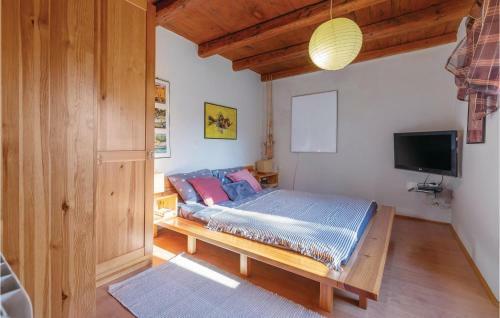 Three-bedroom Holiday Home In Medaki