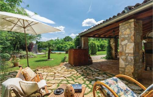 Three-bedroom Holiday Home In Medaki