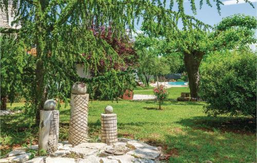 Three-bedroom Holiday Home In Medaki