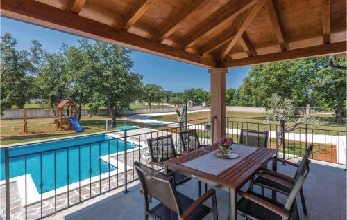 Two-bedroom Holiday Home In Vodnjan