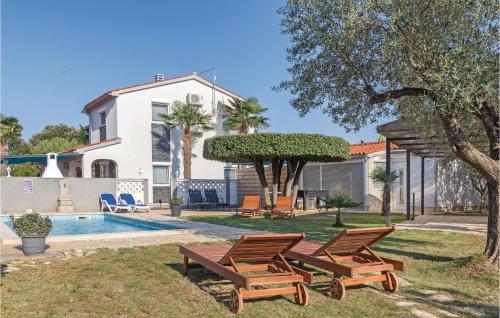 Three-bedroom Holiday Home In Vodnjan