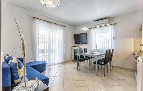 Three-bedroom Holiday Home In Vodnjan