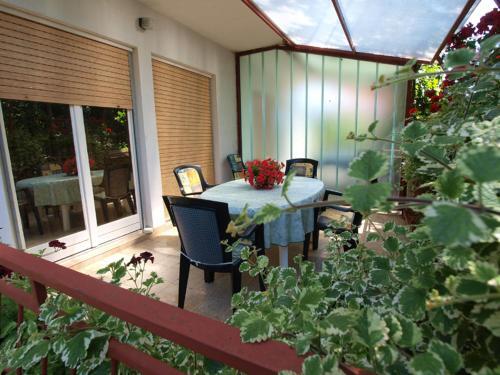 Apartments Roza 712