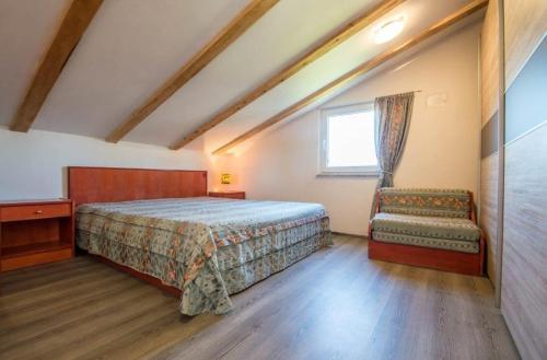 Apartment (3510)
