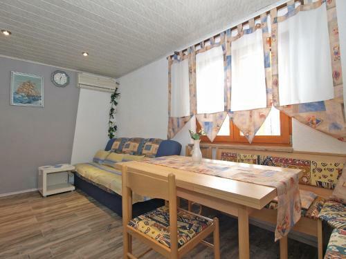 Apartment Lovre 1605