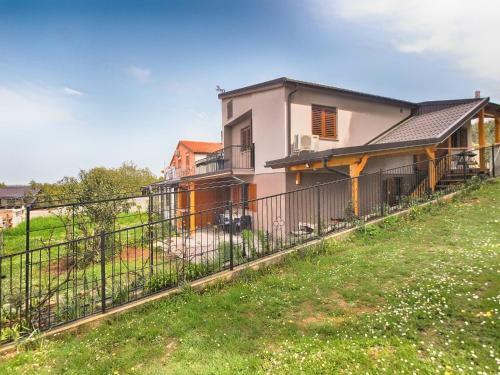 Apartment Lovre 1605