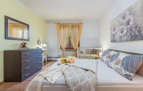 Hostal E-m Apartments With Private Pool