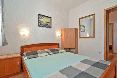 Apartments Vrcevan 811