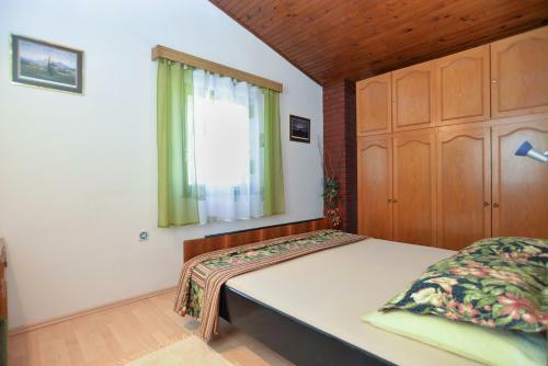 Apartments Vrcevan 811