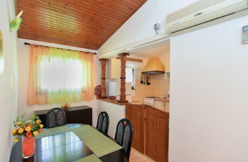Apartments Vrcevan 811