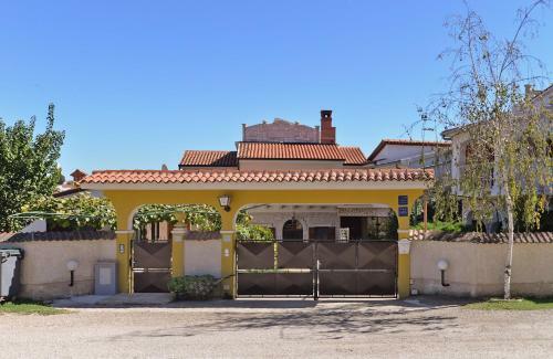 Apartments Vrcevan 811