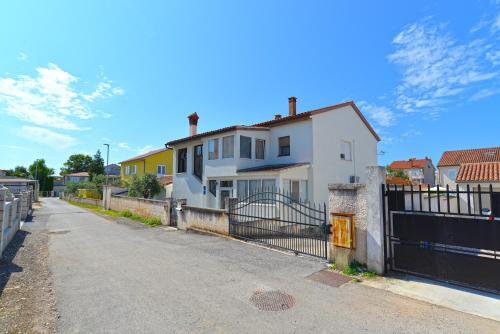 Apartment Brajdine 405