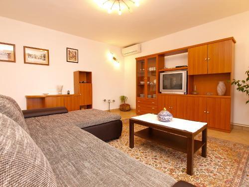 Apartments Munida 734