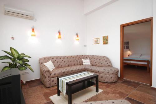 Apartments With A Parking Space Medulin - 7210