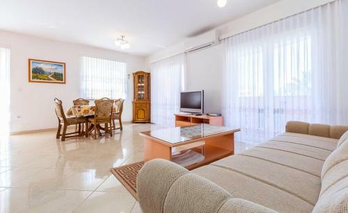 Apartments Marich