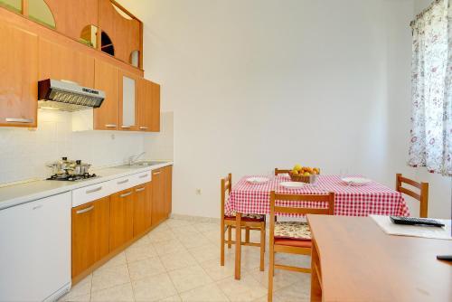 Apartments Ulika