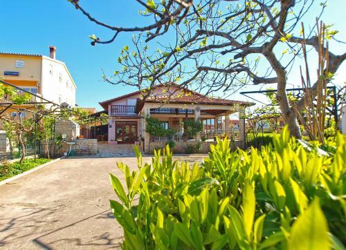 Hostal Rooms Antun 1238
