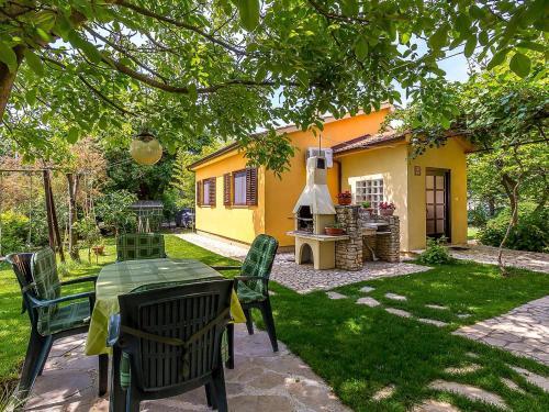 Holiday Home Garden House