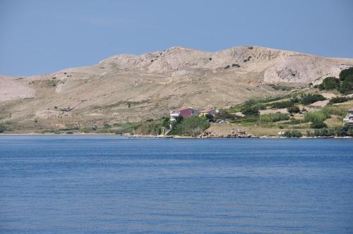 Apartment Metajna 6521b