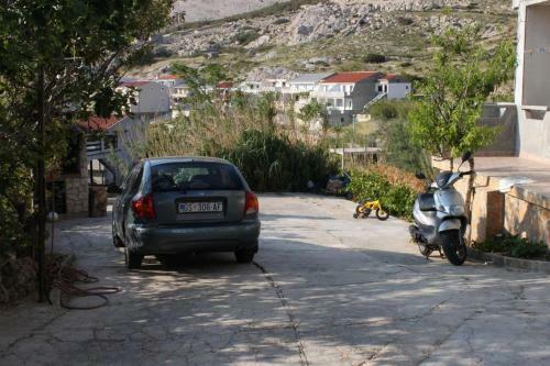 Hostal Triple Room Metajna 4120d