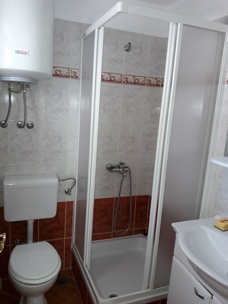 Apartments Metajna X