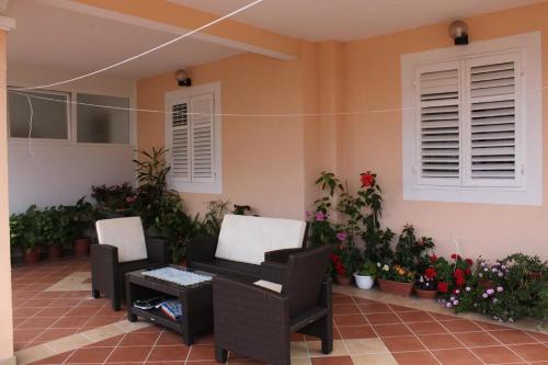 Apartment Metajna 6503g