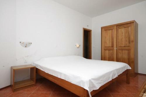 Hostal Triple Room Metajna 6487e