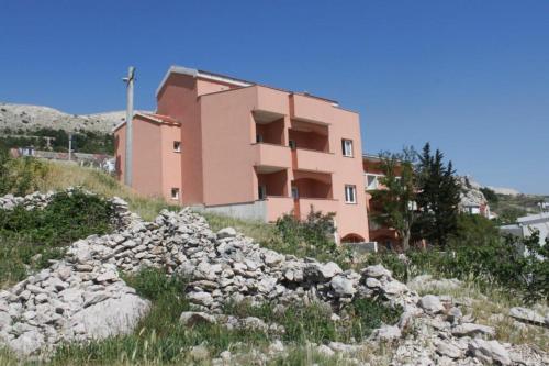 Hostal Triple Room Metajna 6487k