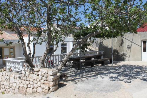 Apartment Metajna 6498a