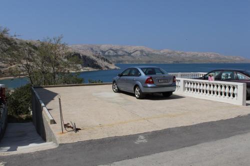 Apartment Metajna 6336c