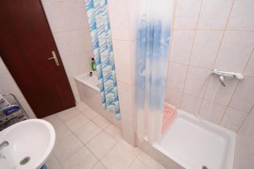 Apartment Metajna 6336e