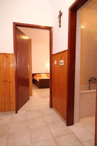 Apartment Metajna 6336e