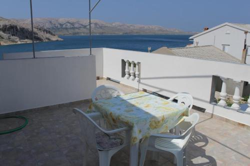 Apartment Metajna 6336d