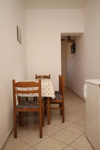 Apartment Metajna 6486d