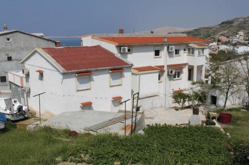 Apartment Metajna 527b