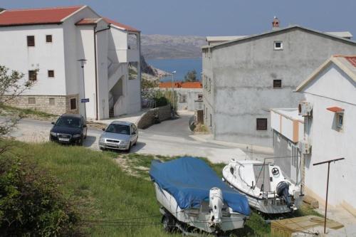 Apartment Metajna 527c