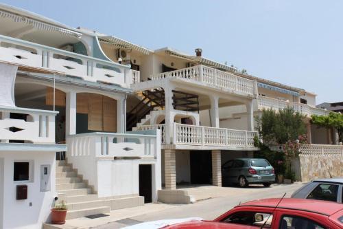 Apartment Metajna 6423c