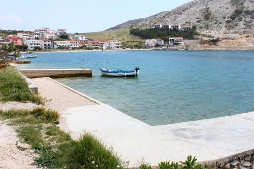 Hostal Triple Room Metajna 6378f