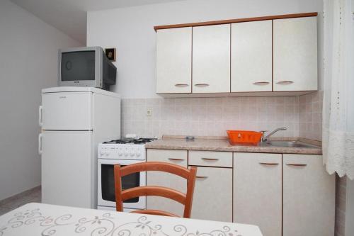 Apartment Metajna 6503a