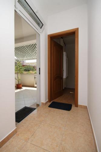 Apartment Metajna 6486g