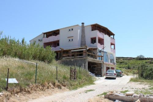 Apartment Metajna 6369c