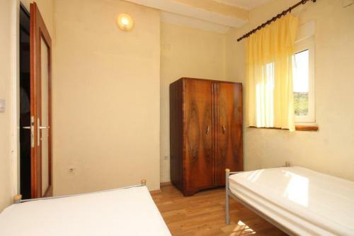 Apartment Metajna 6369b