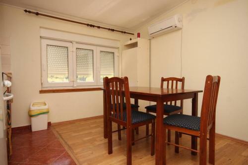 Apartment Metajna 6369b