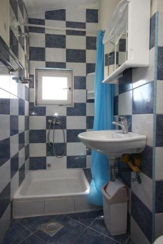 Apartment Metajna 6369b